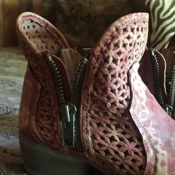 Ankle booties - Picture 2 of 4